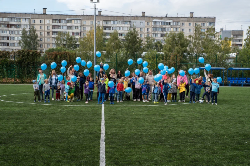 В Бийске прошел спортивный праздник "Футбольный двор"